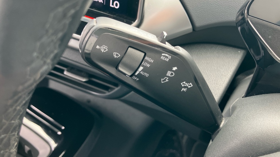 Volkswagen ID.4 210kW Match Pro 77kWh 5dr Auto Electric Estate - Image 26
