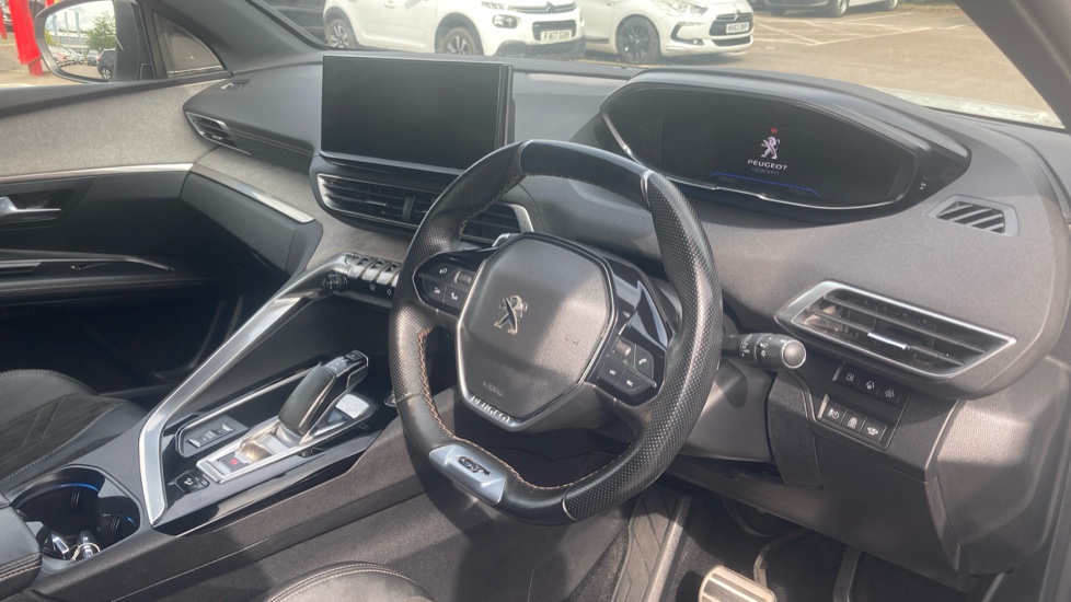 Peugeot 3008 1.6 Hybrid4 300 GT 5dr e-EAT8 Estate - Image 11