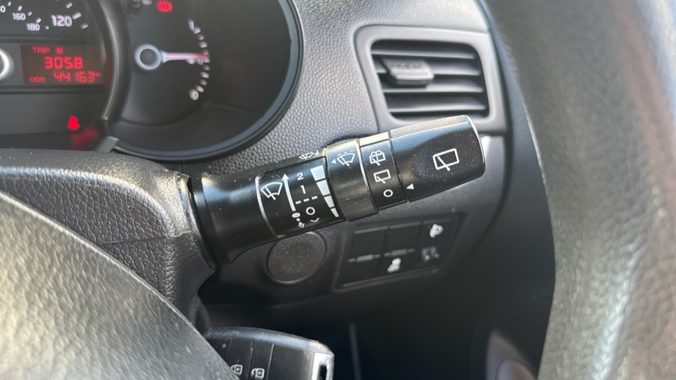 Kia Picanto 1.0 1 5dr Petrol Hatchback - Image 24