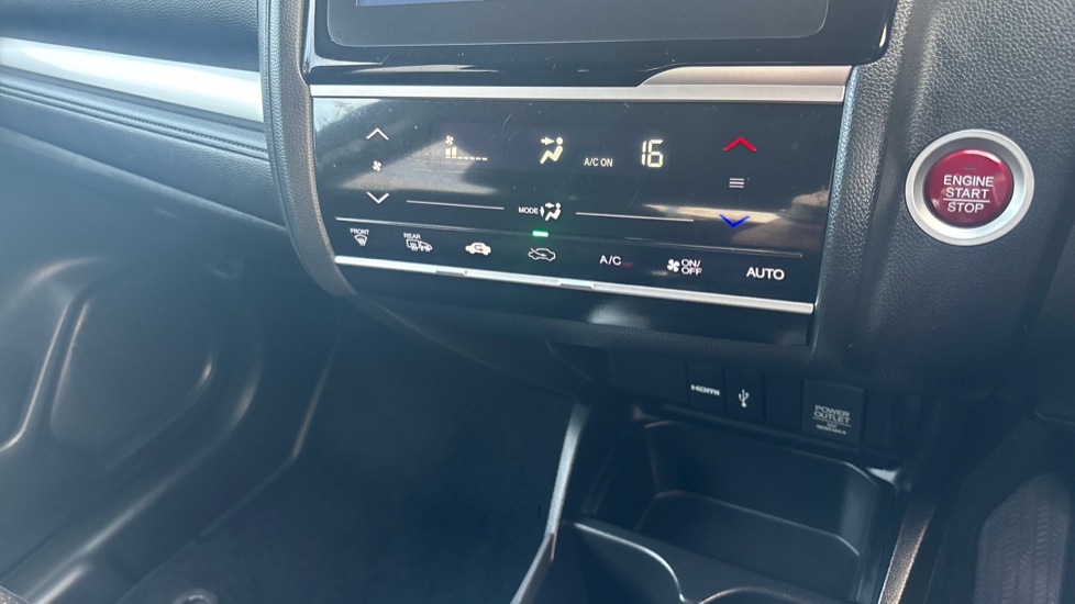 Honda Jazz 1.3 EX 5dr Petrol Hatchback - Image 19