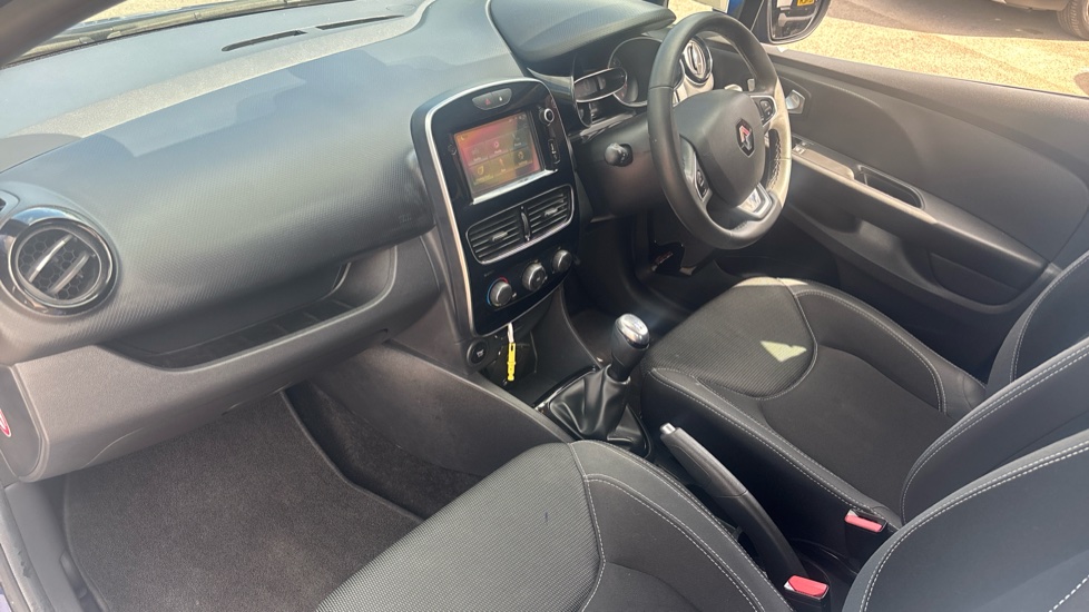 Renault Clio 0.9 TCE 90 Dynamique Nav 5dr Petrol Hatchback - Image 9