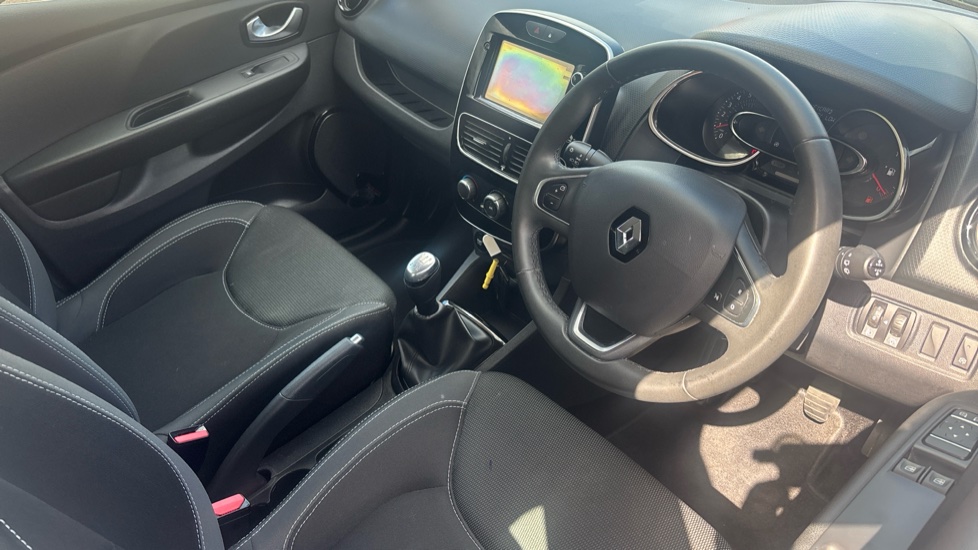 Renault Clio 0.9 TCE 90 Dynamique Nav 5dr Petrol Hatchback - Image 11