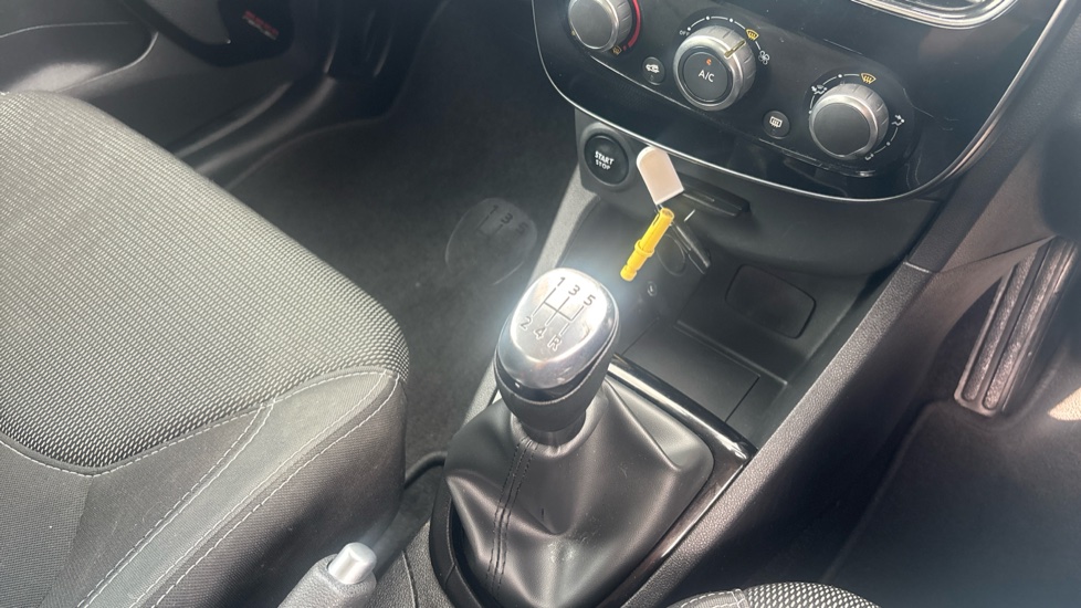 Renault Clio 0.9 TCE 90 Dynamique Nav 5dr Petrol Hatchback - Image 13