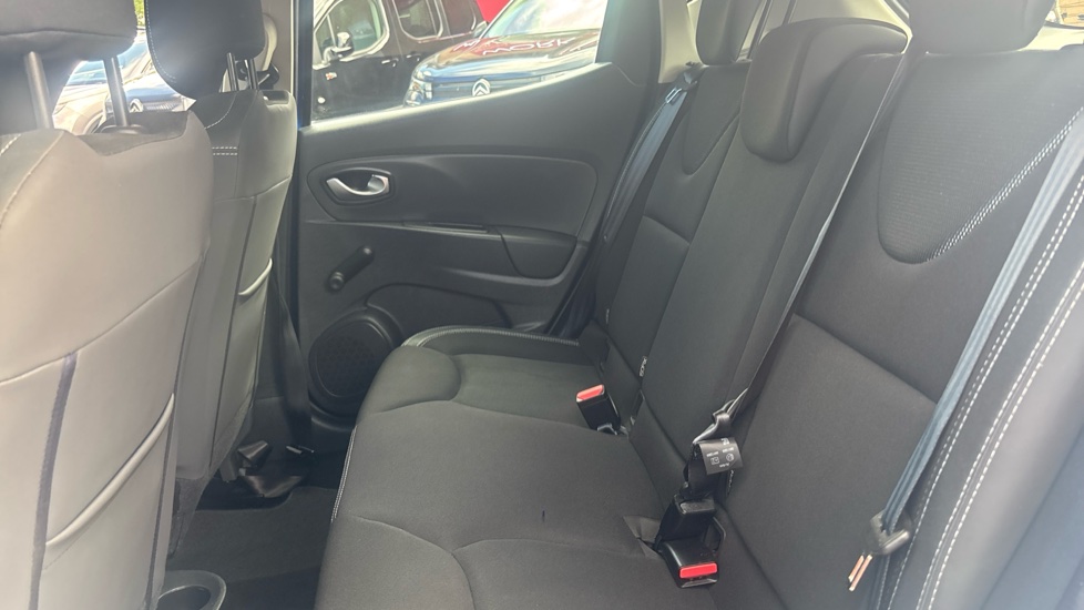 Renault Clio 0.9 TCE 90 Dynamique Nav 5dr Petrol Hatchback - Image 16