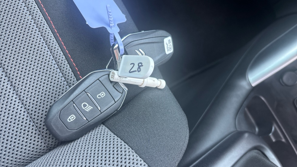 Citroen C3 Aircross 1.2 PureTech 130 Flair 5dr EAT6 Petrol Hatchback - Image 20