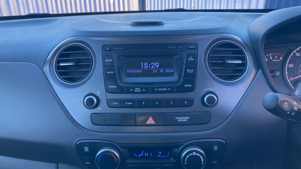 Hyundai i10 1.0 Premium 5dr Petrol Hatchback - Image 12