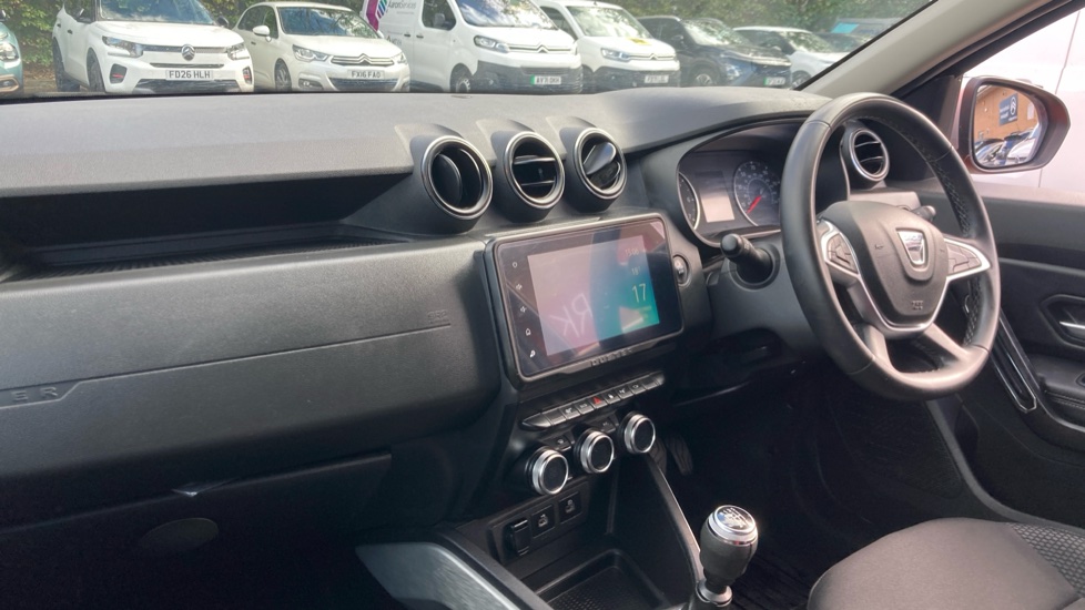 Dacia Duster 1.0 TCe 100 Prestige 5dr Bi Fuel Estate - Image 9