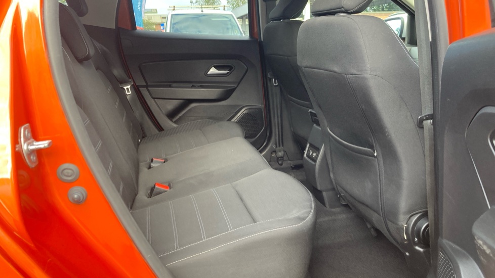 Dacia Duster 1.0 TCe 100 Prestige 5dr Bi Fuel Estate - Image 16