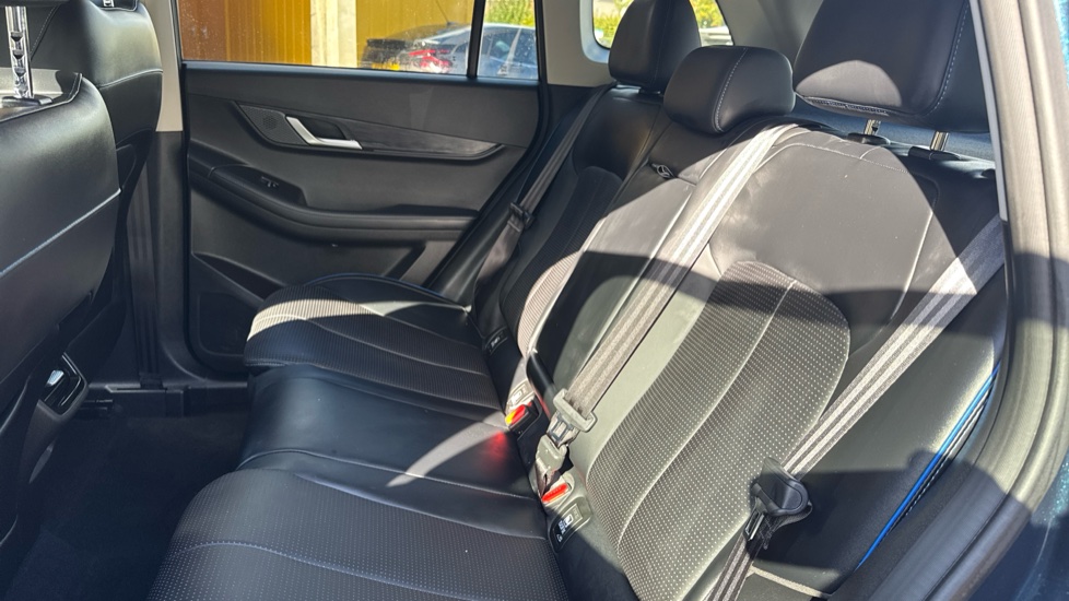 Jaecoo 5 155kW Luxury 61kWh 5dr Auto Electric Estate - Image 16