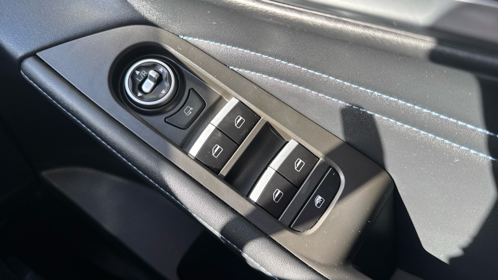 Jaecoo 5 155kW Luxury 61kWh 5dr Auto Electric Estate - Image 28
