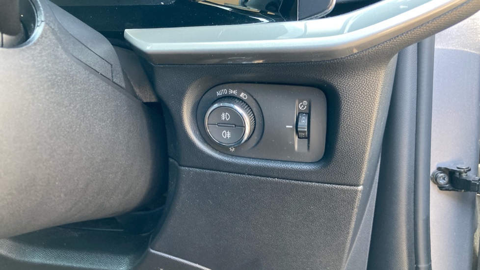 Vauxhall Mokka 100kW Ultimate 50kWh 5dr Auto Electric Hatchback - Image 22