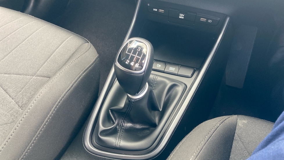 Hyundai BAYON 1.0 TGDi 48V MHEV SE Connect 5dr Petrol Hatchback - Image 13