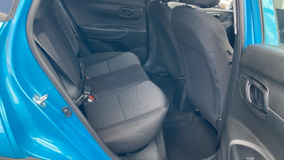 Hyundai BAYON 1.0 TGDi 48V MHEV SE Connect 5dr Petrol Hatchback - Image 16