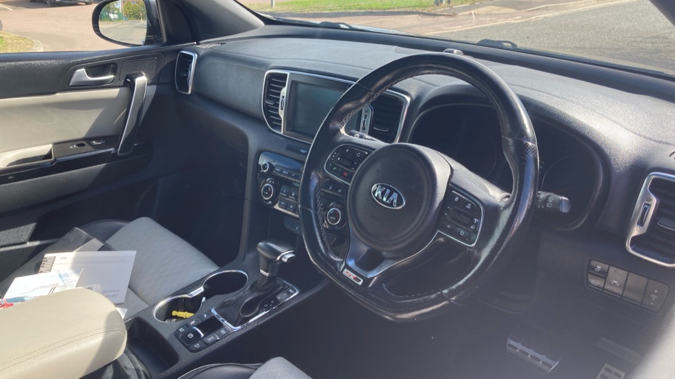 Kia Sportage 2.0 CRDi GT-Line S 5dr Auto [AWD] Diesel Estate - Image 11