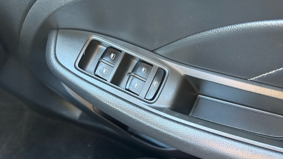 MG ZS 1.0T GDi Exclusive 5dr DCT Petrol Hatchback - Image 29