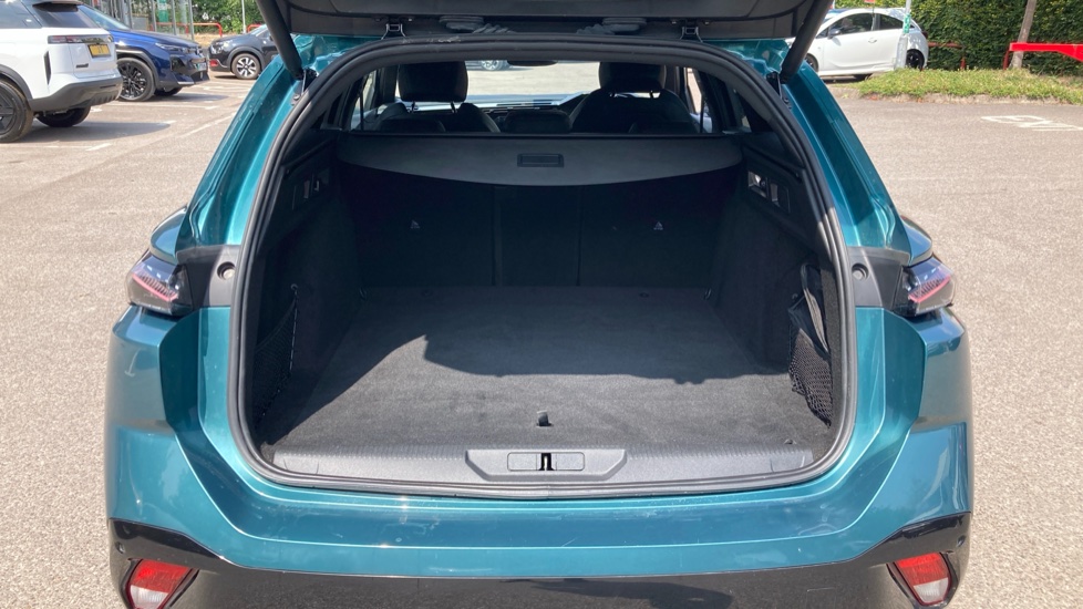 Peugeot 308 1.6 Hybrid GT Premium 5dr e-EAT8 Estate - Image 4
