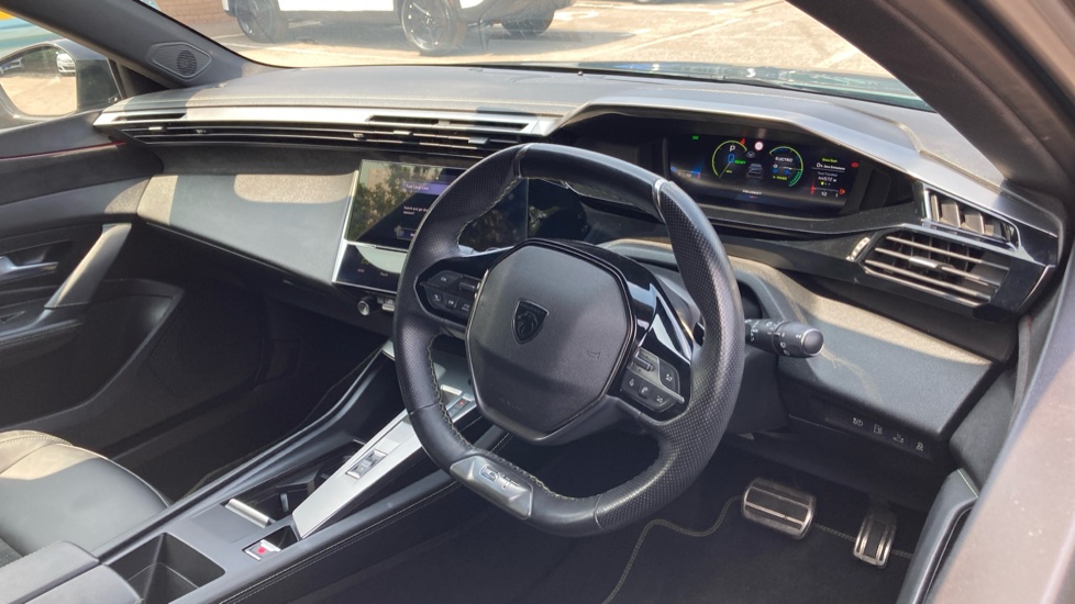 Peugeot 308 1.6 Hybrid GT Premium 5dr e-EAT8 Estate - Image 11
