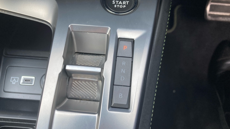 Peugeot 308 1.6 Hybrid GT Premium 5dr e-EAT8 Estate - Image 13