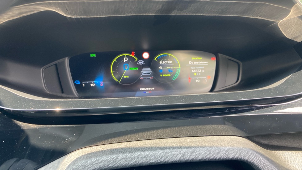 Peugeot 308 1.6 Hybrid GT Premium 5dr e-EAT8 Estate - Image 18