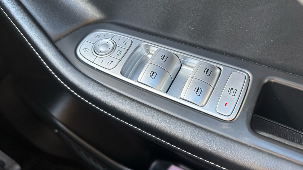 Omoda 5 150KW Noble 61kWh 5dr Auto Electric Estate - Image 33