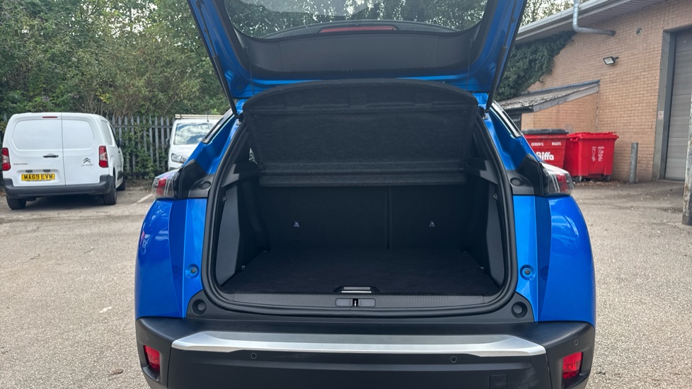 Peugeot 2008 100kW GT Premium 50kWh 5dr Auto Electric Estate - Image 4