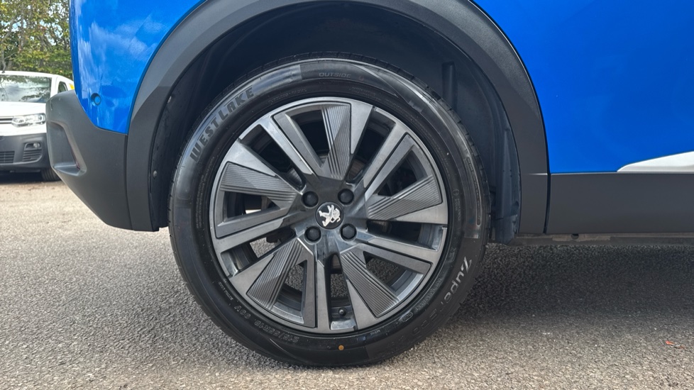 Peugeot 2008 100kW GT Premium 50kWh 5dr Auto Electric Estate - Image 7