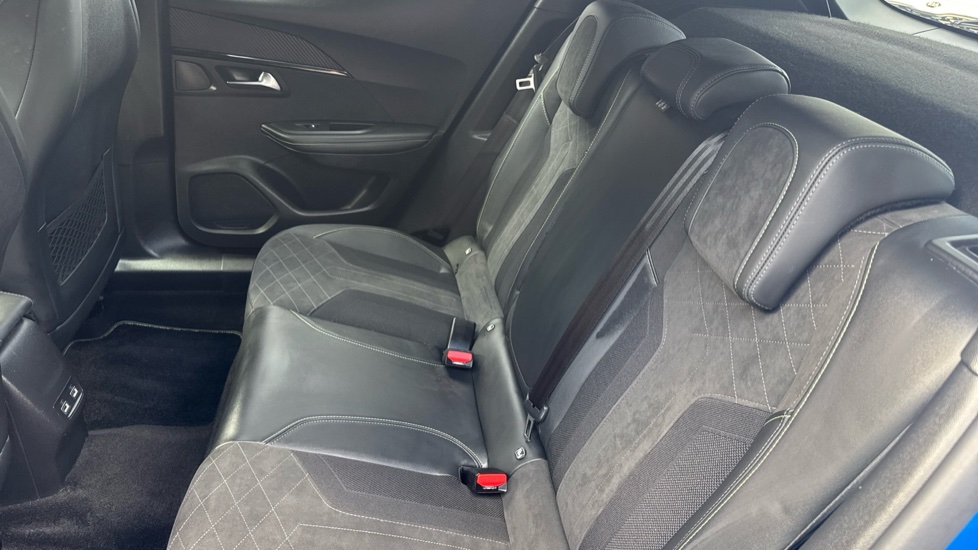 Peugeot 2008 100kW GT Premium 50kWh 5dr Auto Electric Estate - Image 16