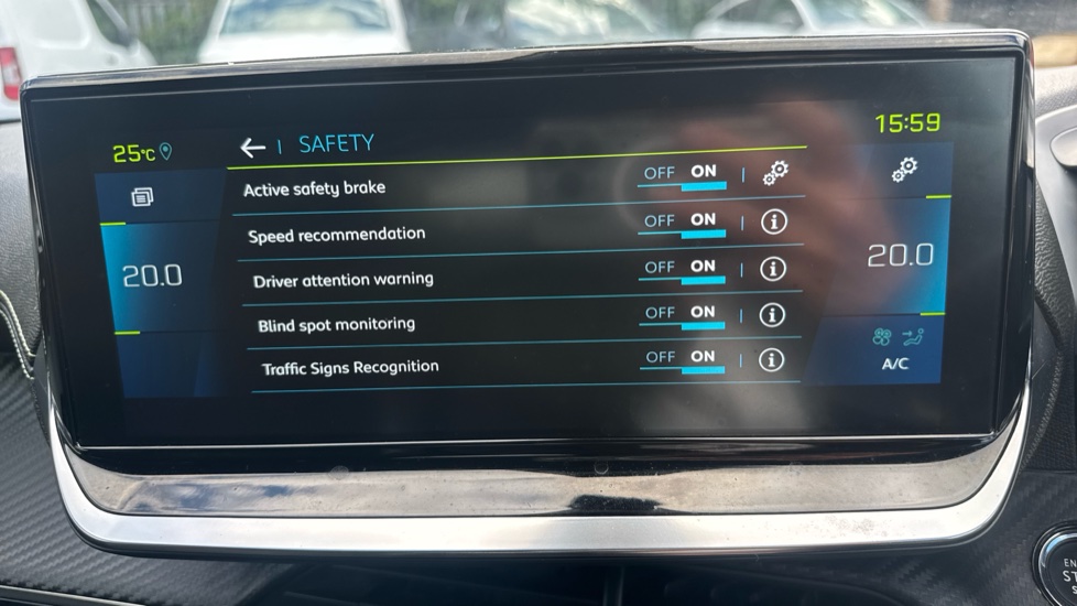 Peugeot 2008 100kW GT Premium 50kWh 5dr Auto Electric Estate - Image 28