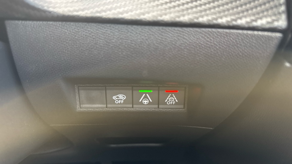 Peugeot 2008 100kW GT Premium 50kWh 5dr Auto Electric Estate - Image 33
