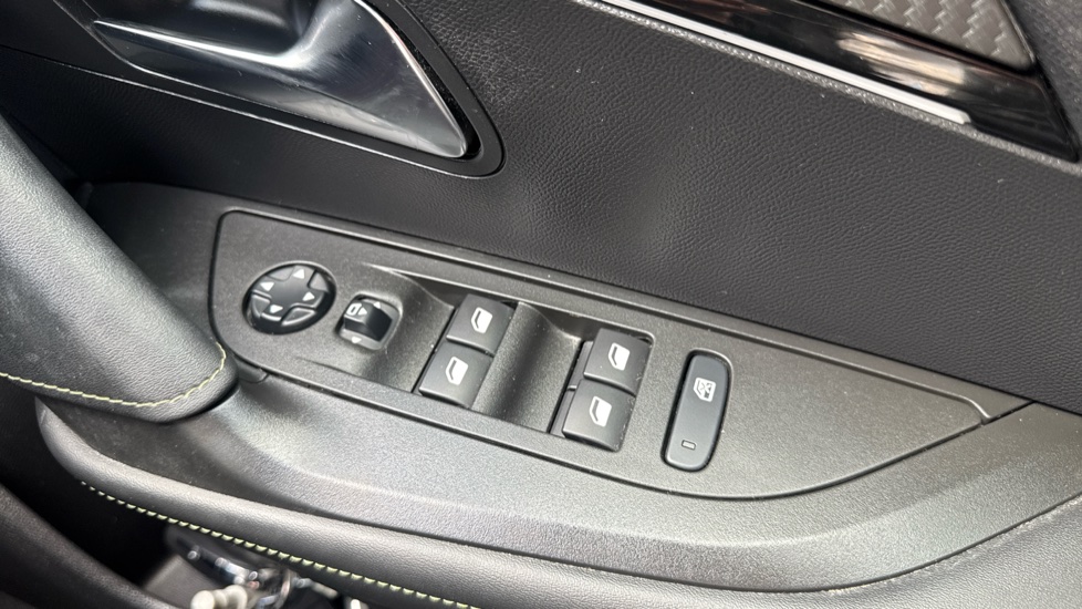Peugeot 2008 100kW GT Premium 50kWh 5dr Auto Electric Estate - Image 34
