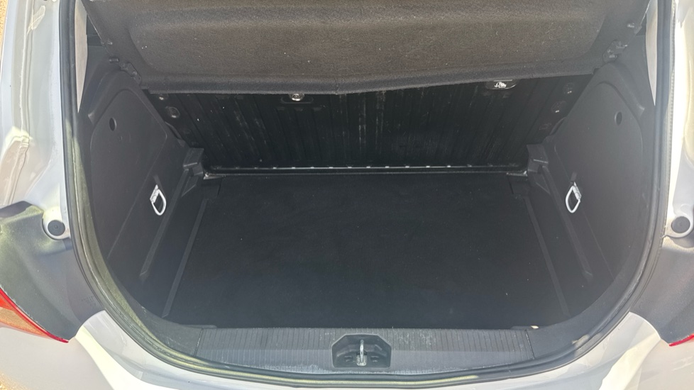Vauxhall Corsa 1.4 Limited Edition 3dr Petrol Hatchback - Image 4