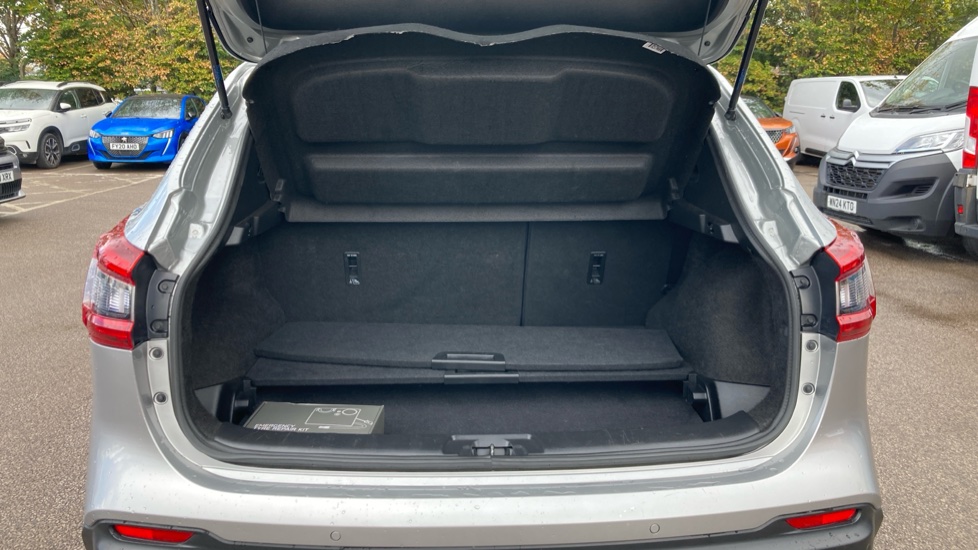 Nissan Qashqai 1.3 DiG-T Tekna 5dr Petrol Hatchback - Image 4