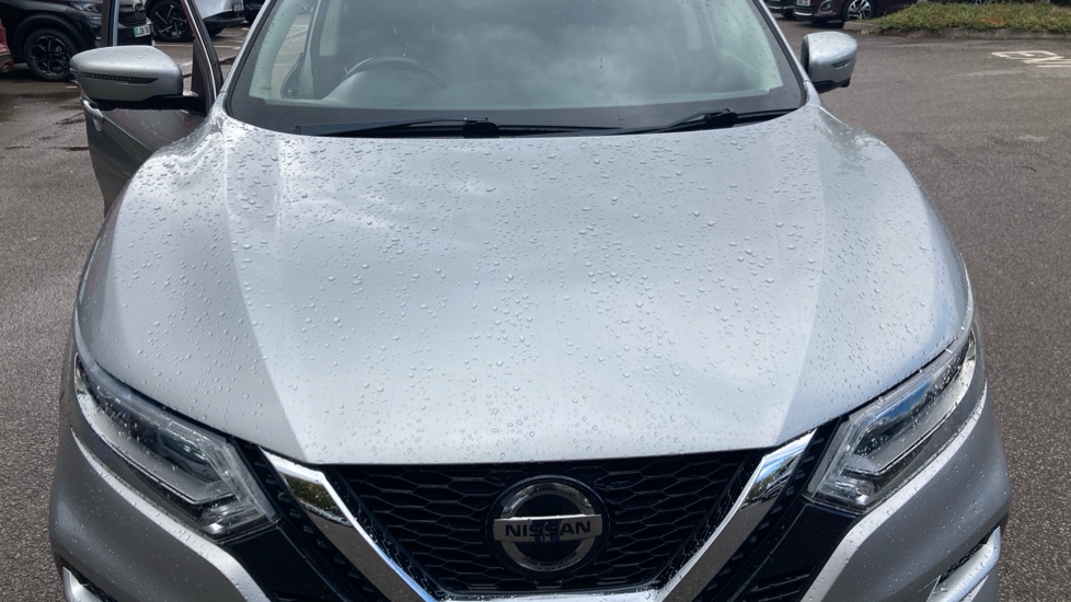 Nissan Qashqai 1.3 DiG-T Tekna 5dr Petrol Hatchback - Image 8