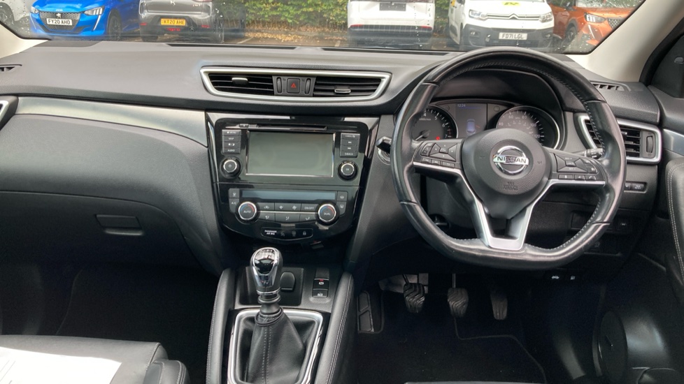 Nissan Qashqai 1.3 DiG-T Tekna 5dr Petrol Hatchback - Image 10