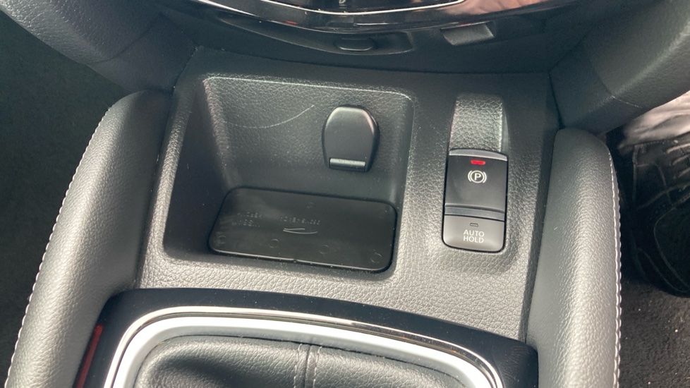 Nissan Qashqai 1.3 DiG-T Tekna 5dr Petrol Hatchback - Image 31