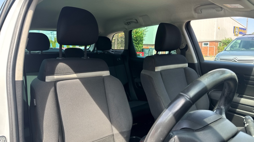 Citroen C3 Aircross 1.2 PureTech 110 Flair 5dr EAT6 Petrol Hatchback - Image 8