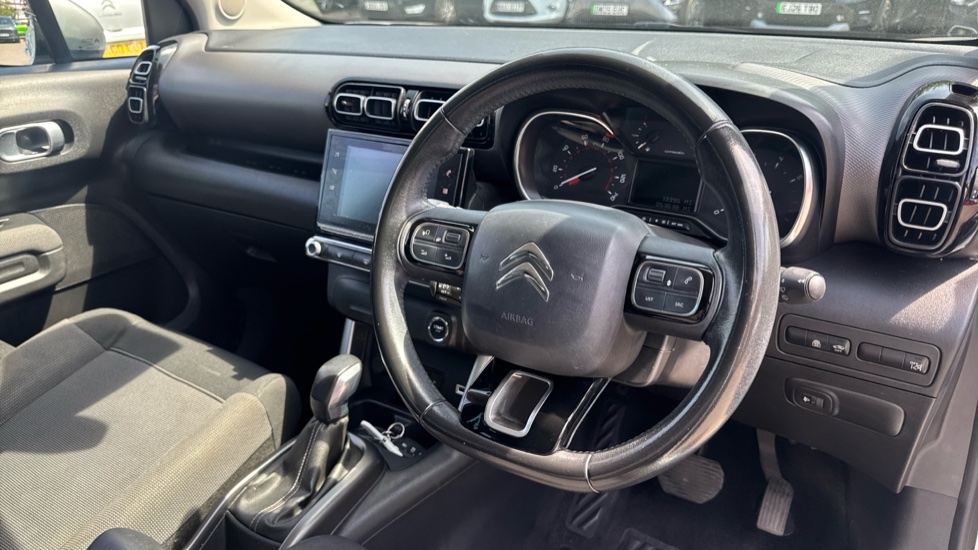 Citroen C3 Aircross 1.2 PureTech 110 Flair 5dr EAT6 Petrol Hatchback - Image 11