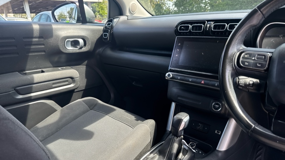 Citroen C3 Aircross 1.2 PureTech 110 Flair 5dr EAT6 Petrol Hatchback - Image 14