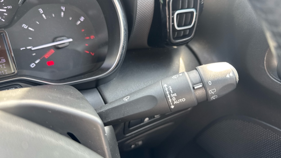 Citroen C3 Aircross 1.2 PureTech 110 Flair 5dr EAT6 Petrol Hatchback - Image 23