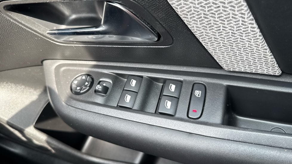 Citroen C4 1.2 PureTech [130] C-Series Edition 5dr Petrol Hatchback - Image 27