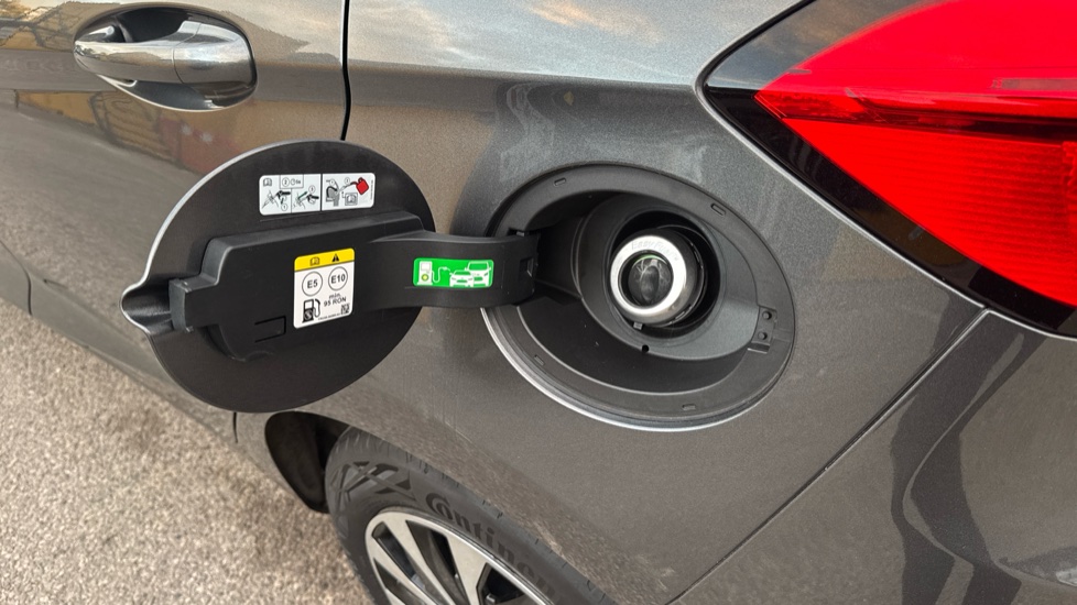 Ford Fiesta 1.0 EcoBoost Titanium 5dr Petrol Hatchback - Image 31