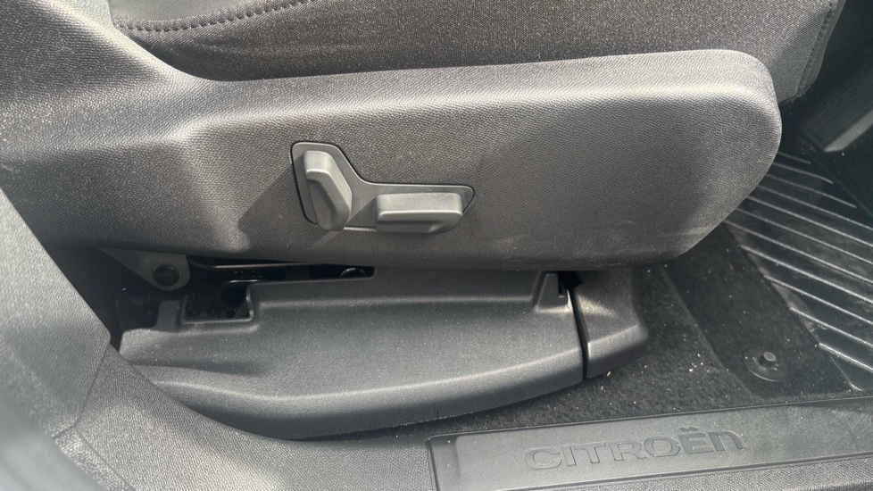 Citroen C5 Aircross 1.5D Max Edition 5dr Auto Diesel Hatchback - Image 19