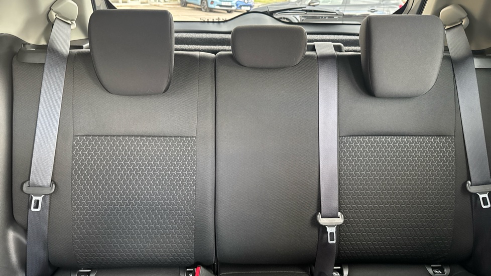 Suzuki Swift 1.2 Dualjet Attitude 5dr Petrol Hatchback - Image 15