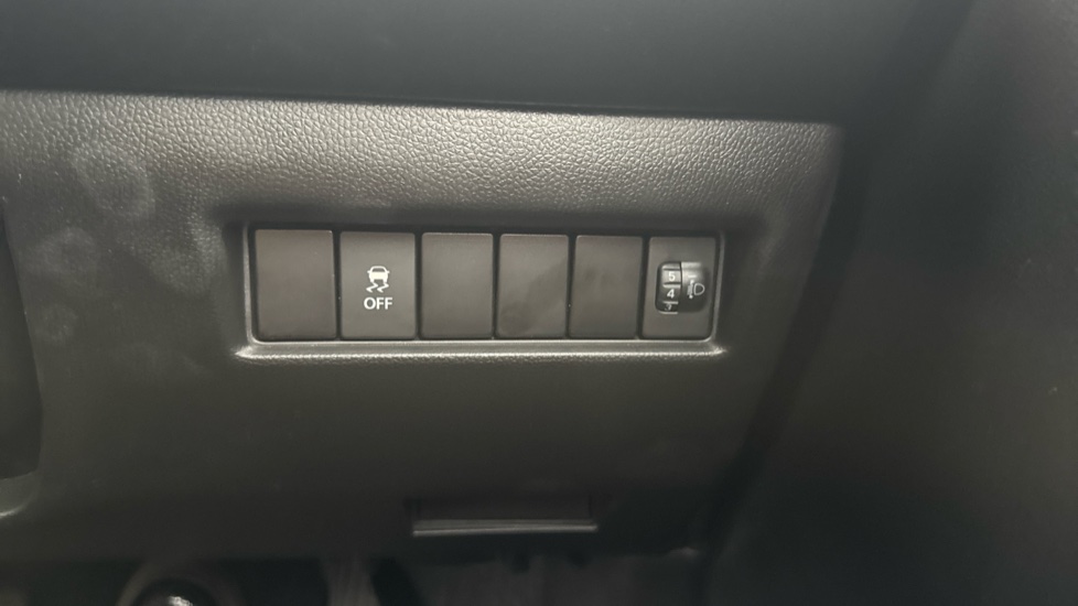 Suzuki Swift 1.2 Dualjet Attitude 5dr Petrol Hatchback - Image 30