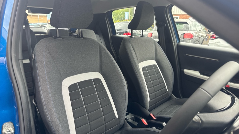 Citroen C3 1.2 Turbo Plus 5dr Petrol Hatchback - Image 8