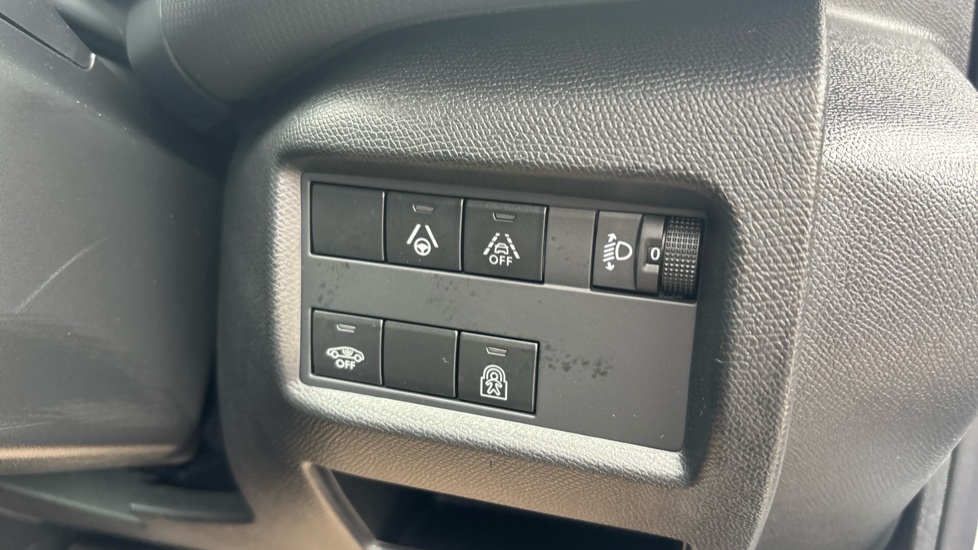 Citroen C5 Aircross 1.5D Max Edition 5dr Auto Diesel Hatchback - Image 8