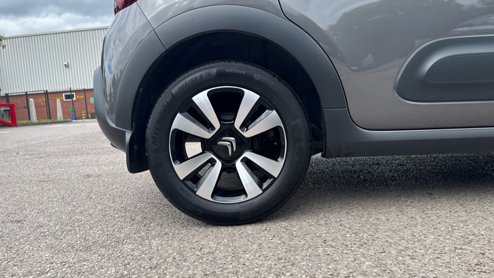Citroen C3 1.2 PureTech C-Series Edition 5dr Petrol Hatchback - Image 7