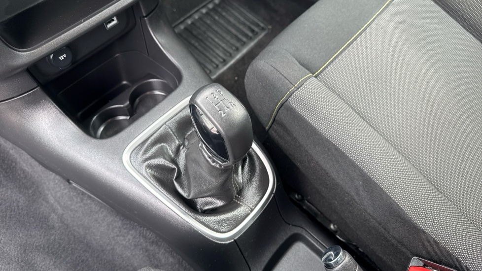 Citroen C3 1.2 PureTech C-Series Edition 5dr Petrol Hatchback - Image 13