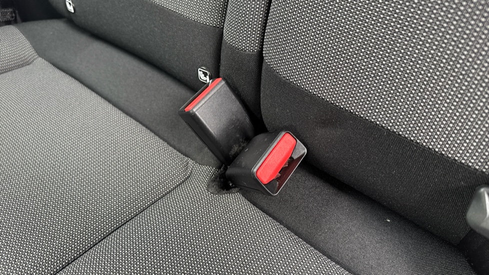Citroen C3 1.2 PureTech C-Series Edition 5dr Petrol Hatchback - Image 17