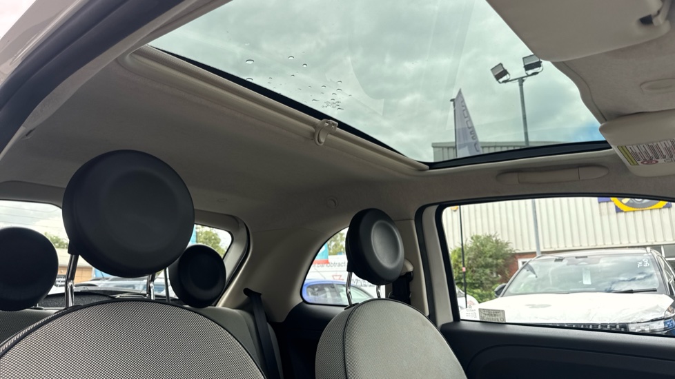 Fiat 500 1.2 Lounge 3dr [Start Stop] Petrol Hatchback - Image 12